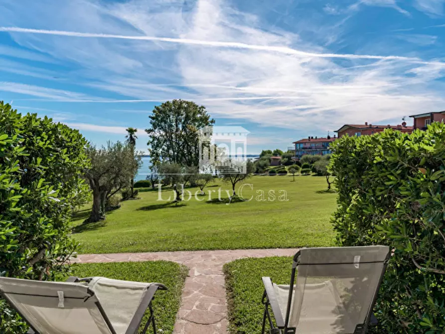 Immagine 3 di Appartamento in vendita  in Via Sasselle a Manerba Del Garda