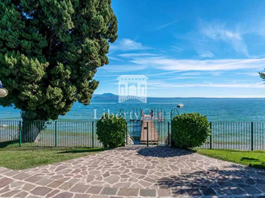 Immagine 4 di Appartamento in vendita  in Via Sasselle a Manerba Del Garda