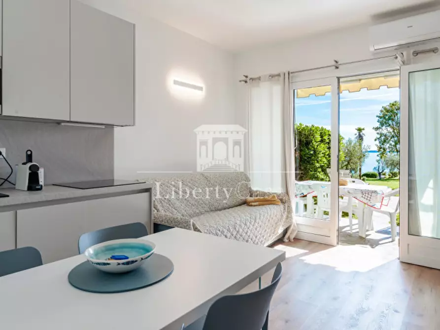 Immagine 11 di Appartamento in vendita  in Via Sasselle a Manerba Del Garda