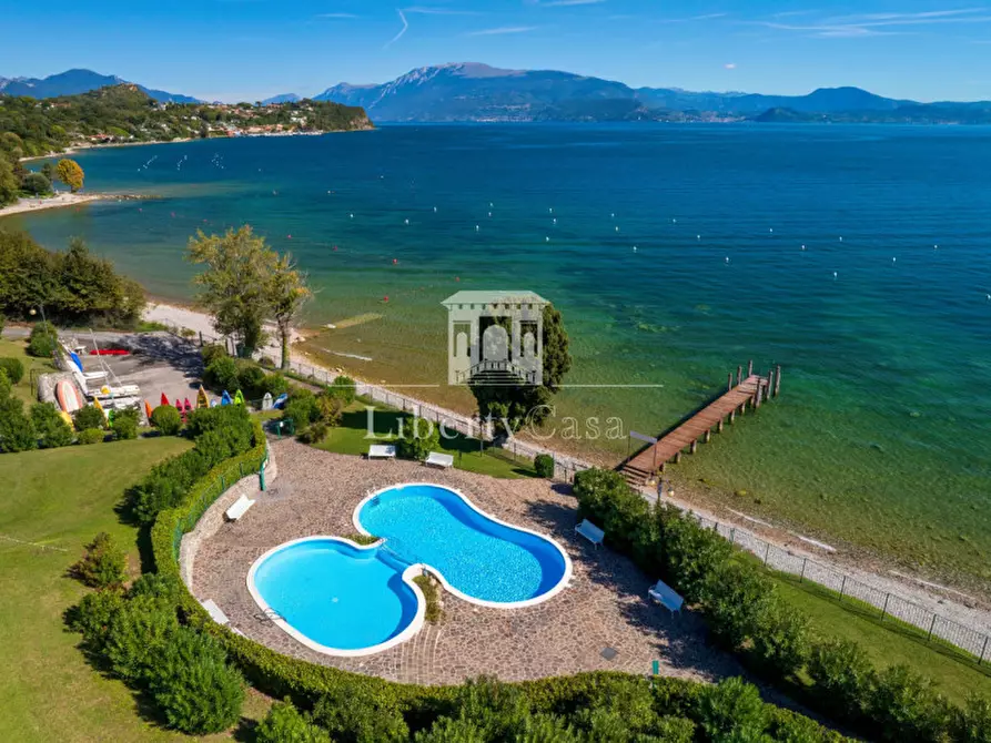 Immagine 17 di Appartamento in vendita  in Via Sasselle a Manerba Del Garda