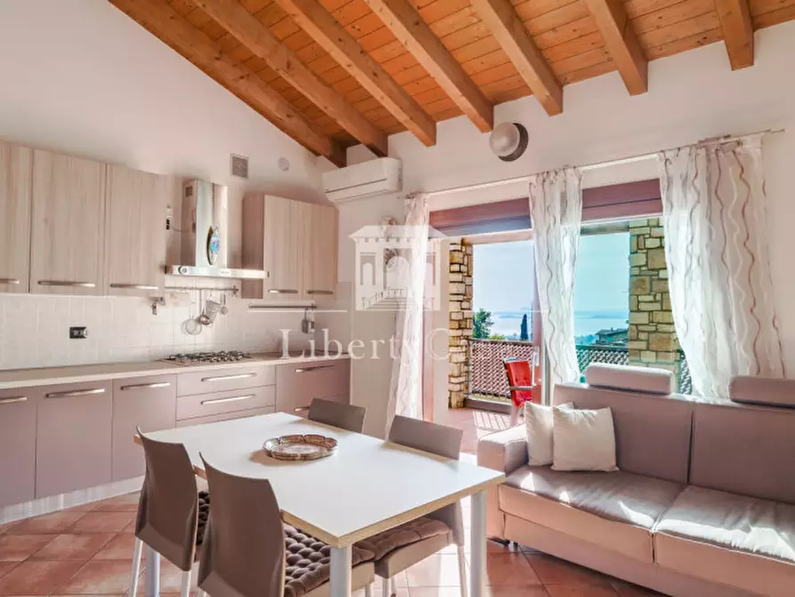 Immagine 1 di Appartamento in vendita  in Via Pulciano Gaino a Toscolano-Maderno