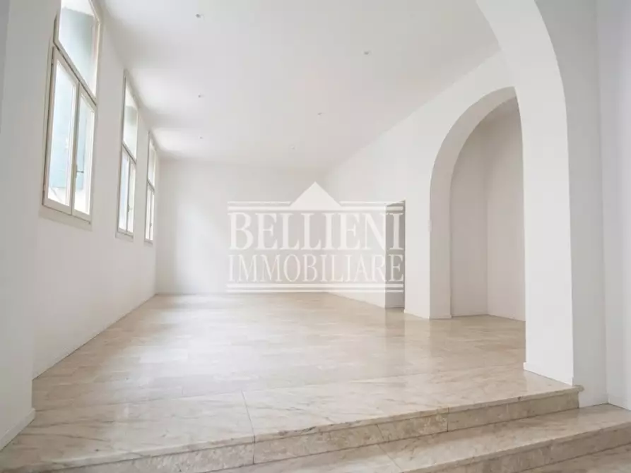 Immagine 1 di Negozio in affitto  in Corso Andrea Palladio a Vicenza