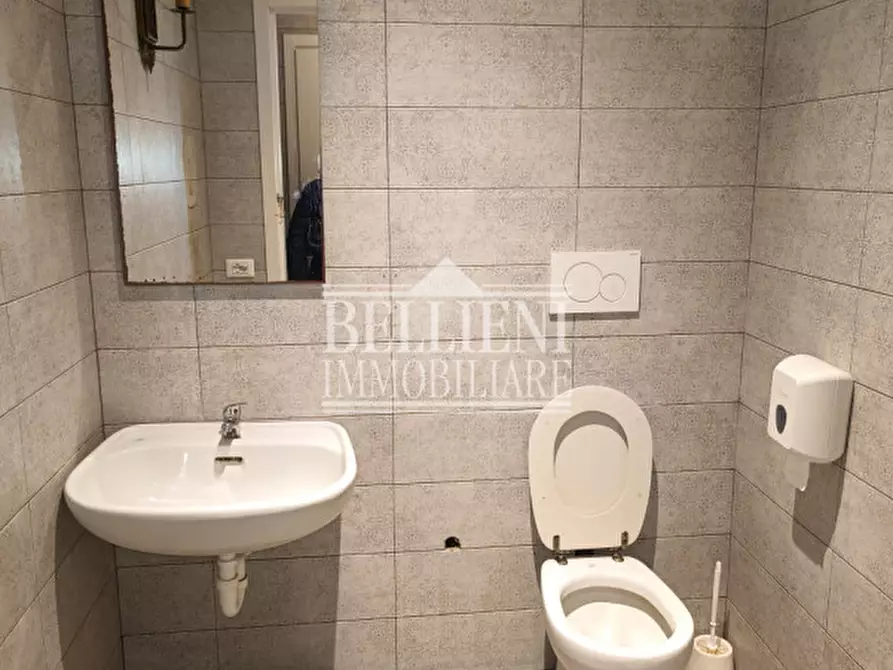 Immagine 19 di Negozio in affitto  in Corso Andrea Palladio a Vicenza