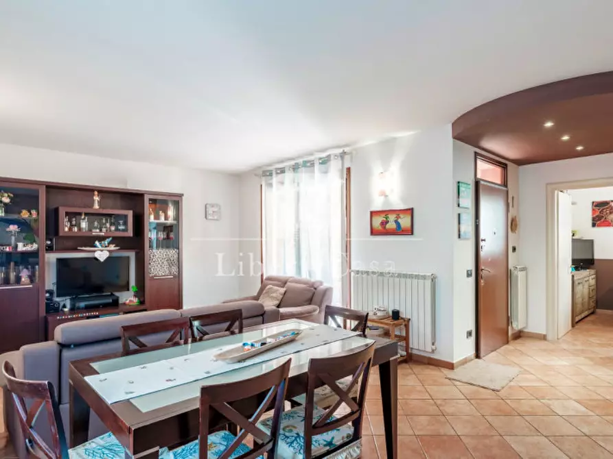 Immagine 7 di Casa trifamiliare in vendita  in Via Rossini a Roè Volciano