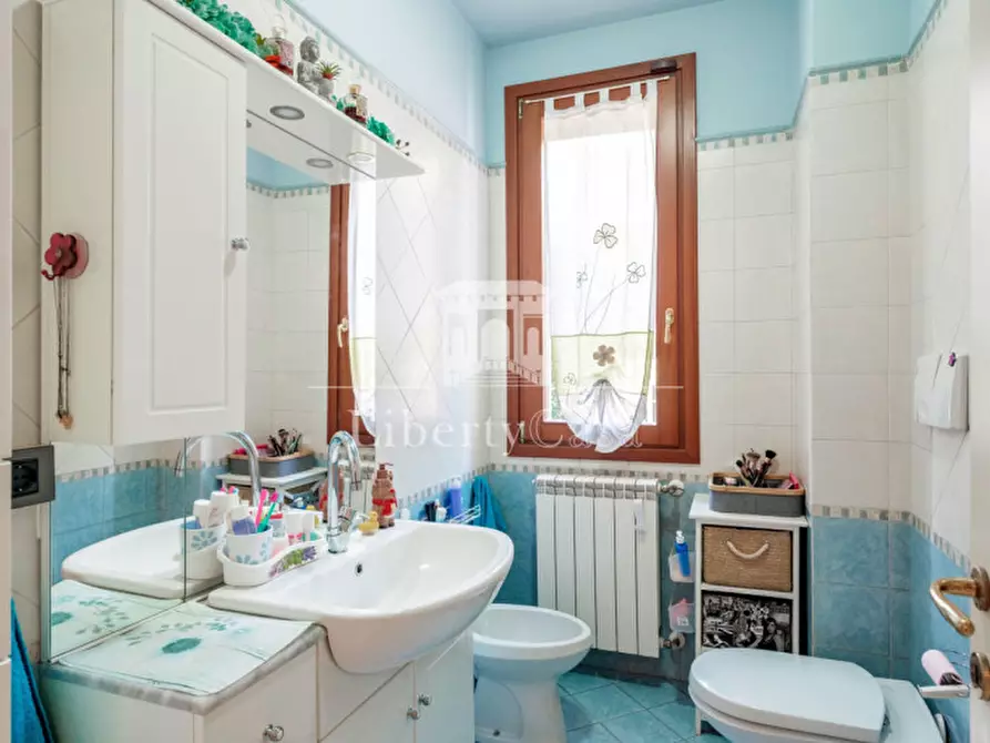 Immagine 13 di Casa trifamiliare in vendita  in Via Rossini a Roè Volciano