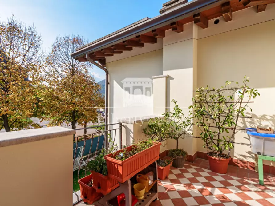 Immagine 16 di Casa trifamiliare in vendita  in Via Rossini a Roè Volciano