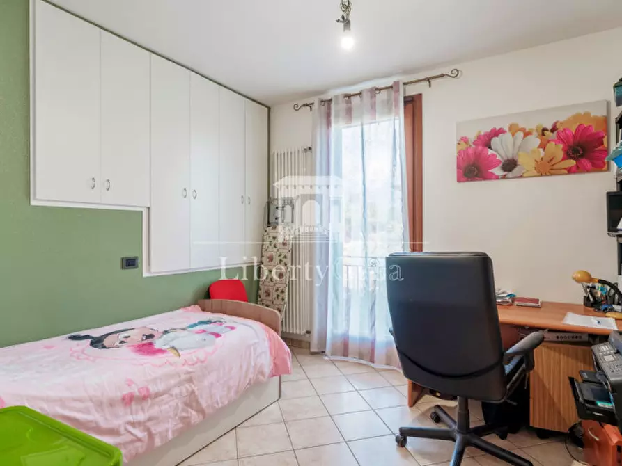 Immagine 17 di Casa trifamiliare in vendita  in Via Rossini a Roè Volciano