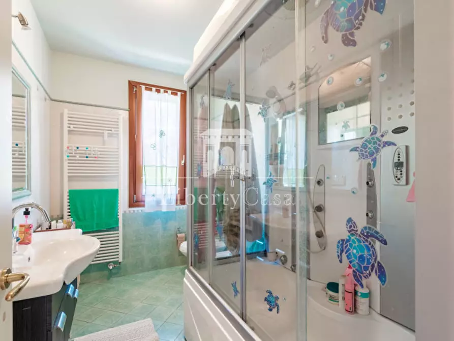 Immagine 19 di Casa trifamiliare in vendita  in Via Rossini a Roè Volciano