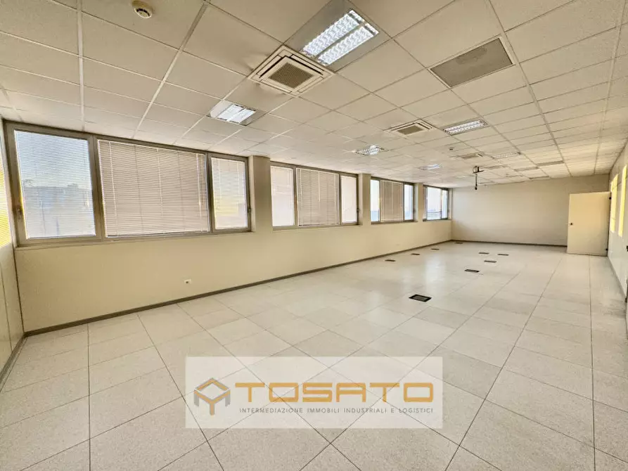 Immagine 7 di Ufficio in affitto  a Verona