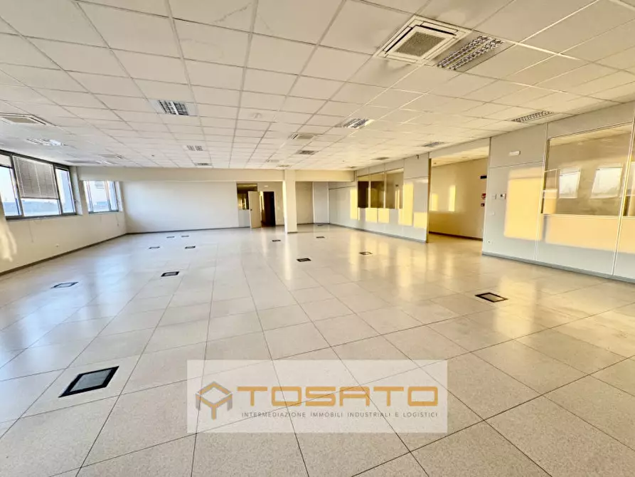 Immagine 2 di Ufficio in affitto  a Verona