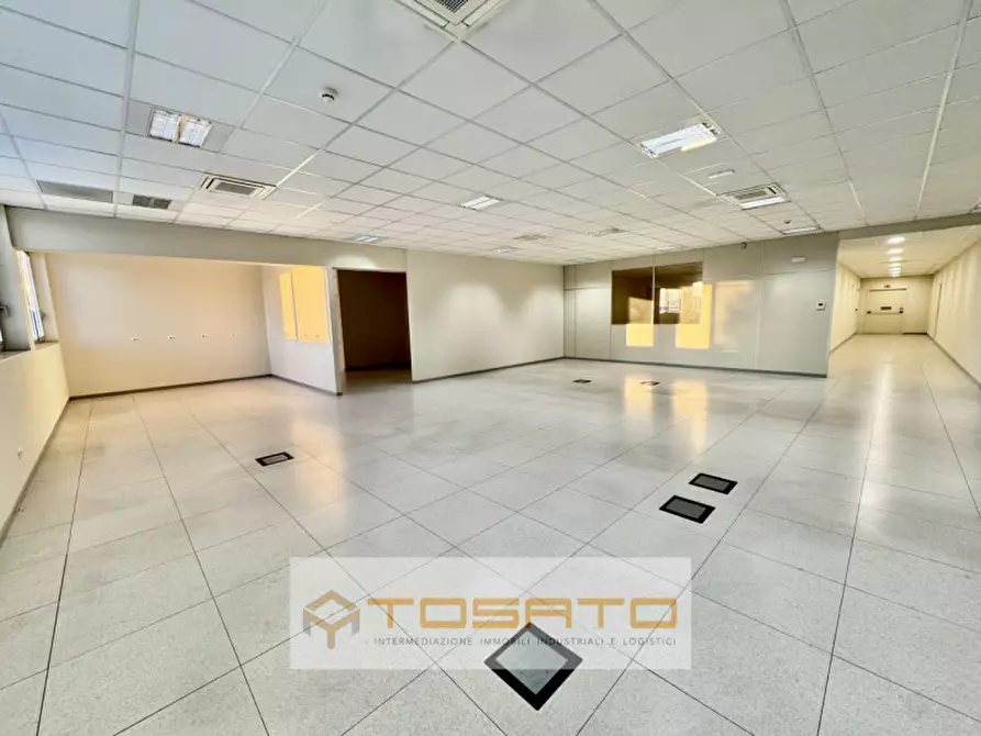 Immagine 21 di Ufficio in affitto  a Verona