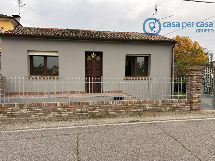 Immagine 1 di Casa indipendente in vendita  a Crespino
