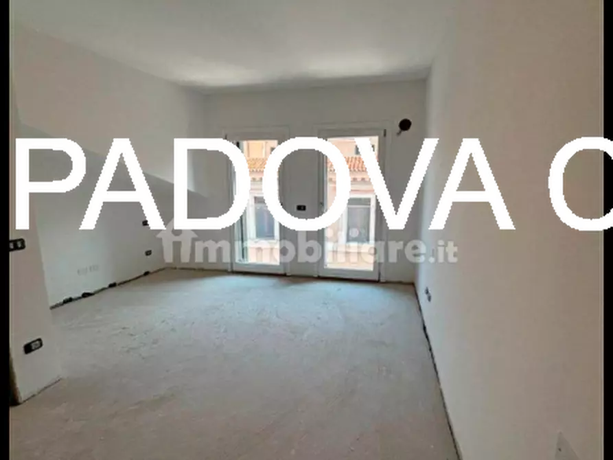 Immagine 5 di Appartamento in vendita  in via savonarola a Padova