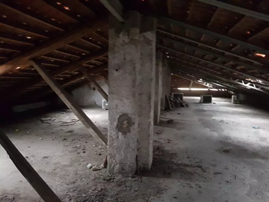 Immagine 4 di Appartamento in vendita  in Piazza Luigi Poderico a Napoli