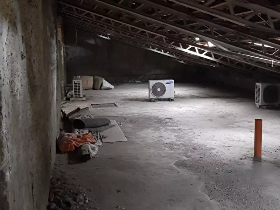 Immagine 5 di Appartamento in vendita  in Piazza Luigi Poderico a Napoli