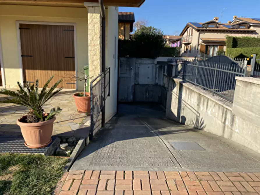 Immagine 9 di Villa in vendita  in Via Castelfidardo a Bussolengo