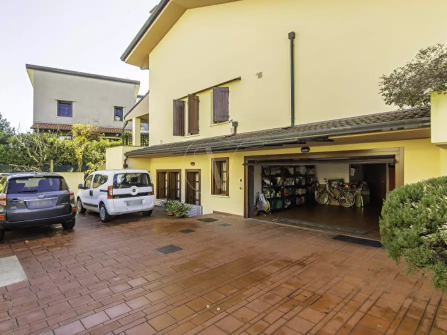 Immagine 36 di Villa in vendita  in Via dei Cavalieri a Torri Di Quartesolo