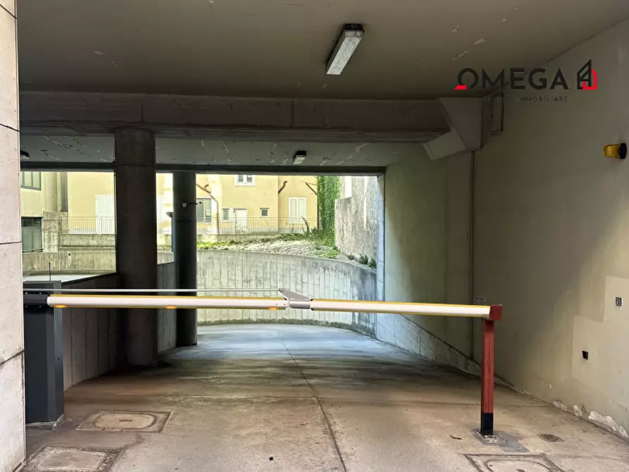 Immagine 1 di Magazzino in vendita  in via pascoli 35 a Trieste