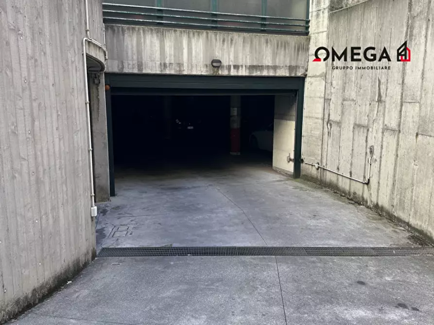 Immagine 2 di Magazzino in vendita  in via pascoli 35 a Trieste