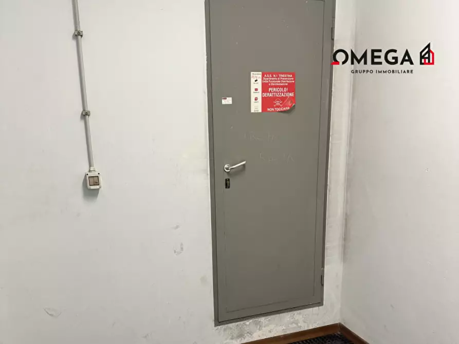 Immagine 4 di Magazzino in vendita  in via pascoli 35 a Trieste