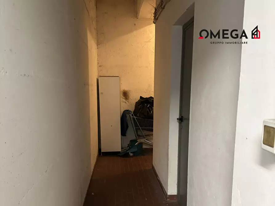 Immagine 5 di Magazzino in vendita  in via pascoli 35 a Trieste