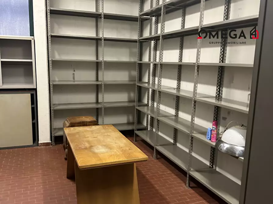 Immagine 8 di Magazzino in vendita  in via pascoli 35 a Trieste