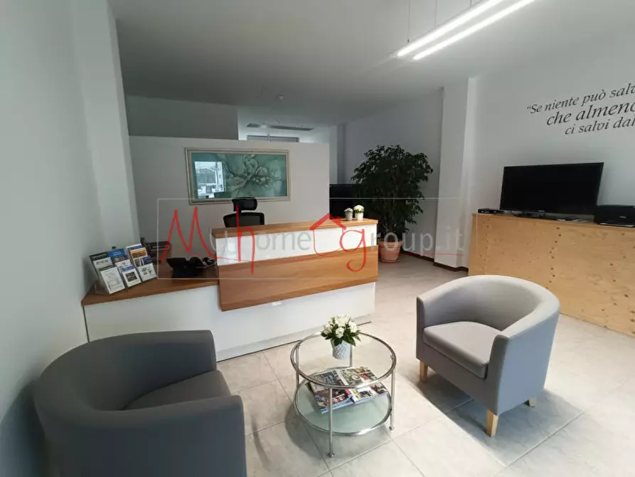 Immagine 1 di Negozio in vendita  in Piazza la Pira a Legnaro