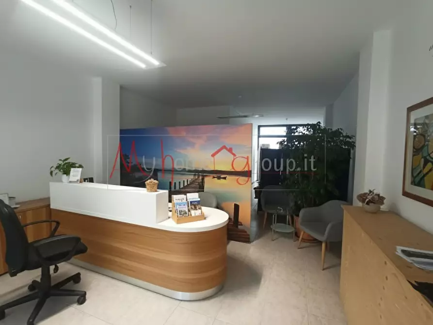 Immagine 7 di Negozio in vendita  in Piazza la Pira a Legnaro