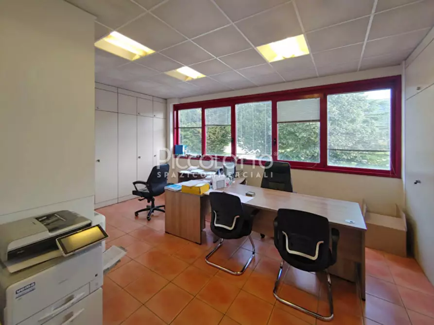 Immagine 9 di Laboratorio in affitto  in via Strade Nuove a Cavaso Del Tomba