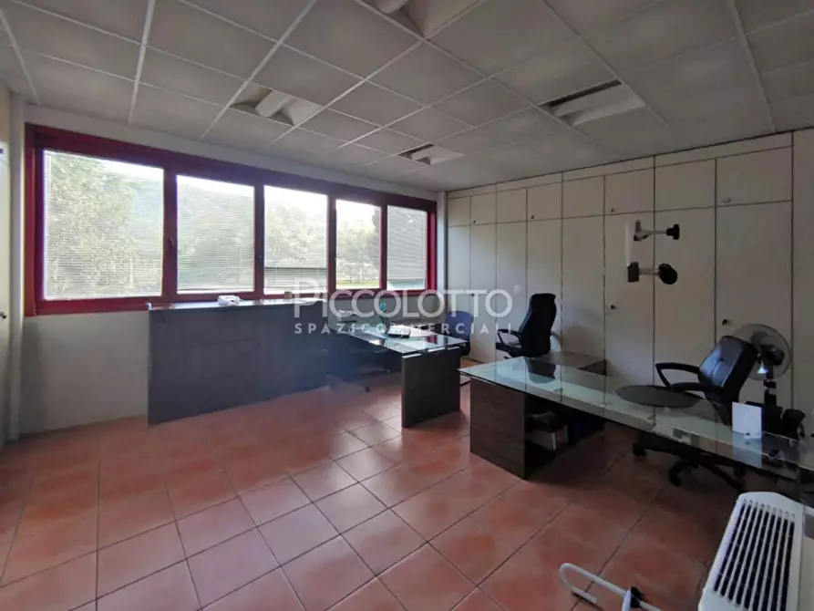 Immagine 11 di Laboratorio in affitto  in via Strade Nuove a Cavaso Del Tomba