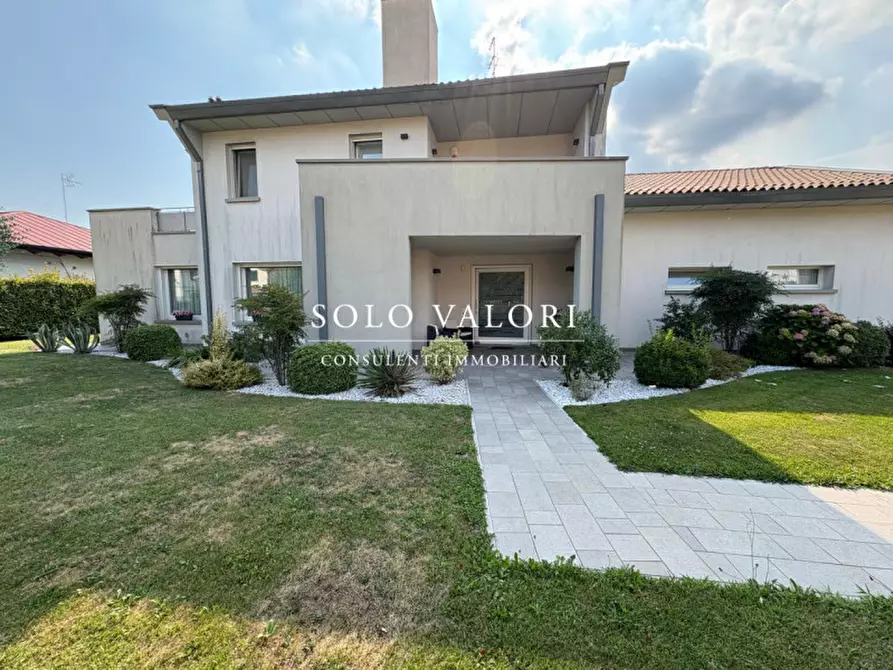 Immagine 1 di Villa in vendita  in Via Mussetta di Sopra a San Donà Di Piave