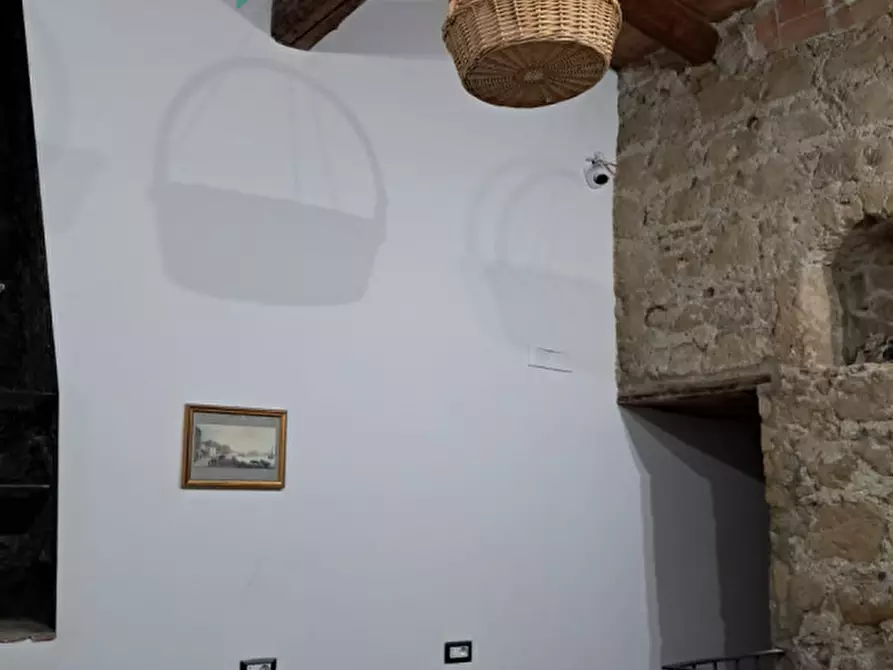 Immagine 9 di Negozio in vendita  in Via dei Tribunali a Napoli