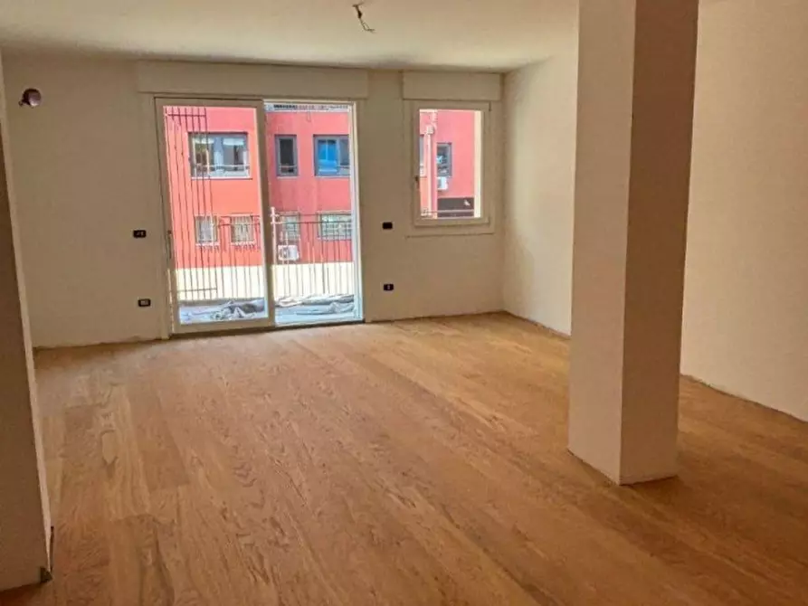 Immagine 1 di Appartamento in vendita  a Padova