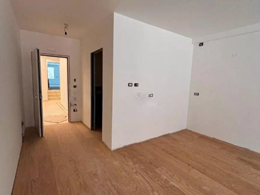 Immagine 4 di Appartamento in vendita  a Padova