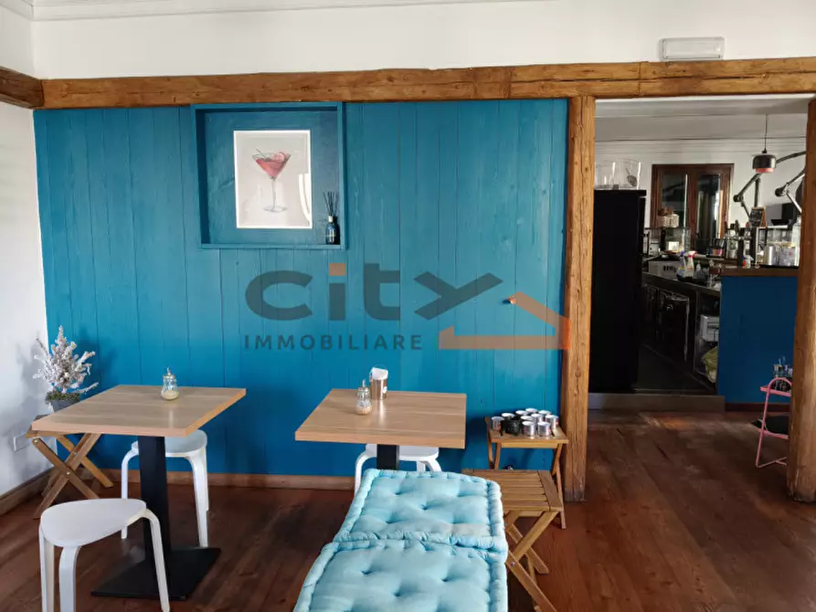 Immagine 2 di Negozio in affitto  a Bassano Del Grappa