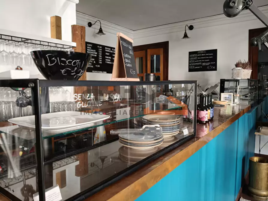 Immagine 8 di Negozio in affitto  a Bassano Del Grappa