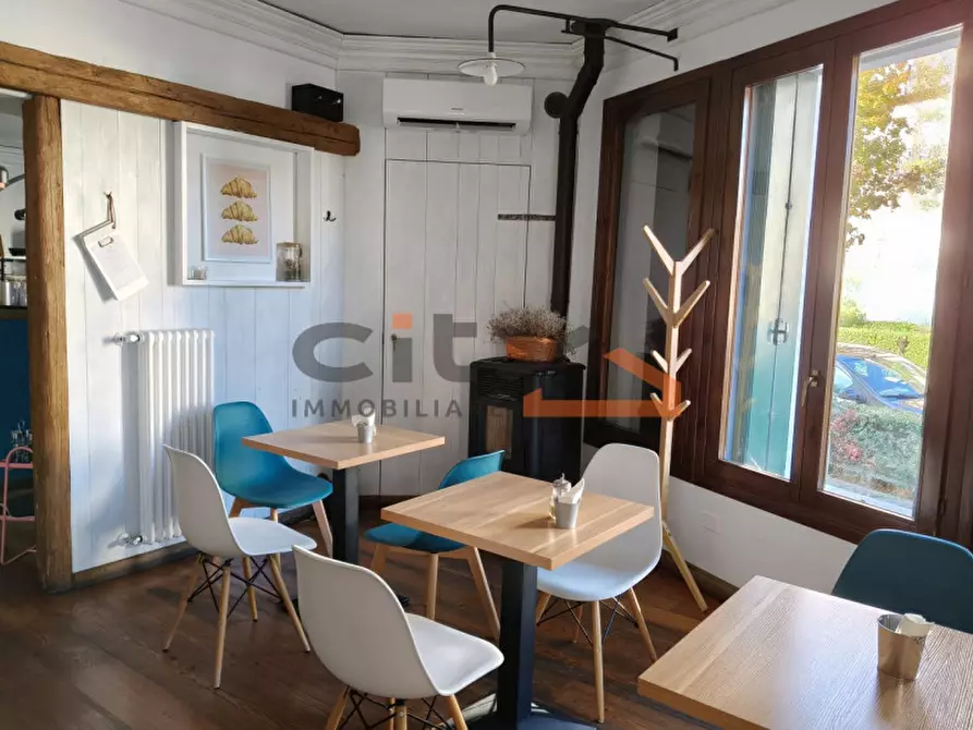 Immagine 12 di Negozio in affitto  a Bassano Del Grappa