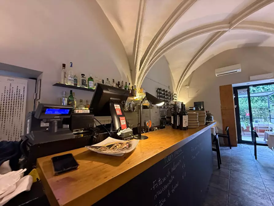 Immagine 2 di Attività commerciale in vendita  a Modica