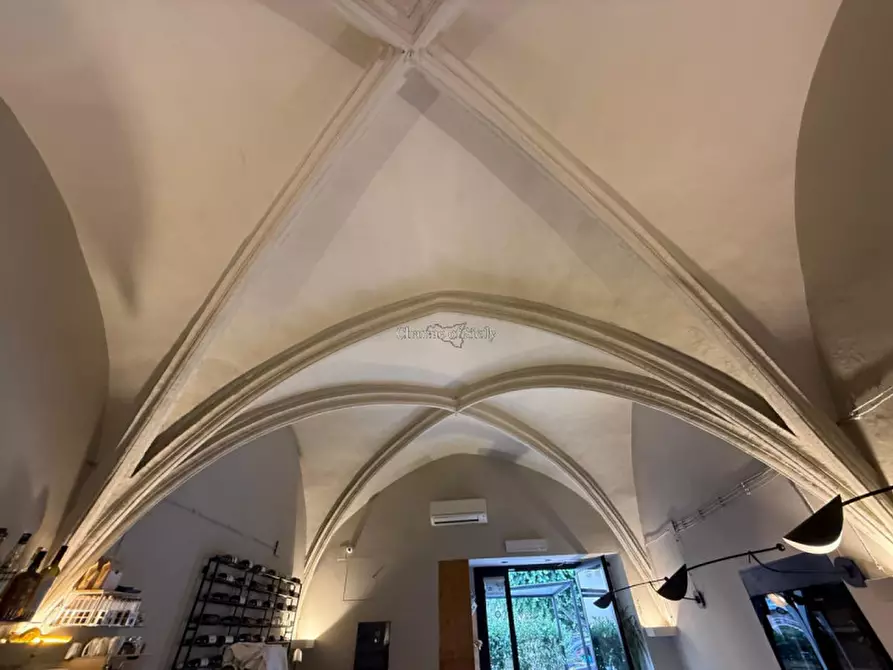 Immagine 5 di Attività commerciale in vendita  a Modica