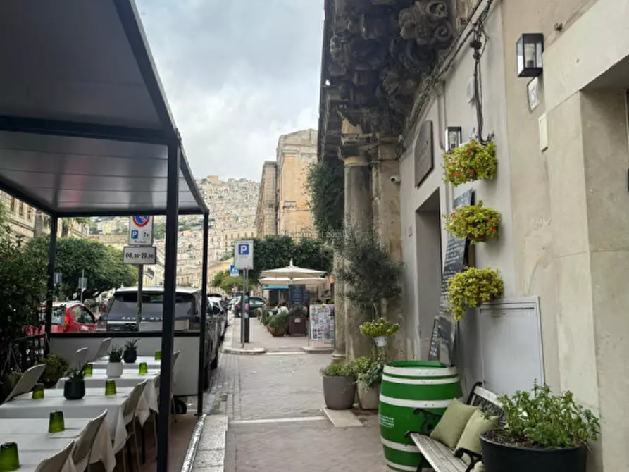 Immagine 20 di Attività commerciale in vendita  a Modica