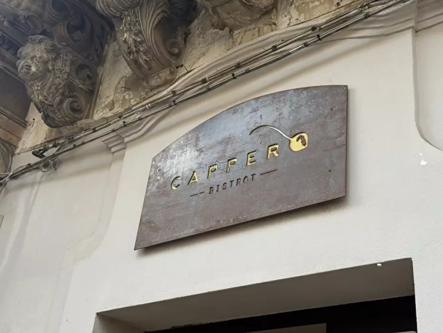 Immagine 23 di Attività commerciale in vendita  a Modica