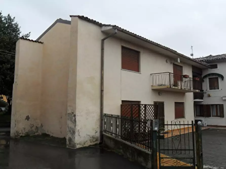 Immagine 1 di Villetta a schiera in vendita  in Via Frassinelli, 7 a Vittorio Veneto