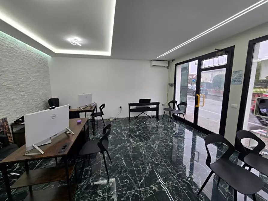 Immagine 5 di Negozio in vendita  in Vigonovo centro a Vigonovo