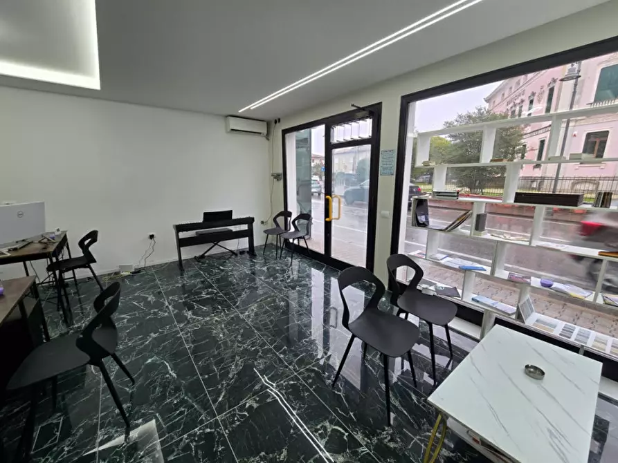 Immagine 7 di Negozio in vendita  in Vigonovo centro a Vigonovo