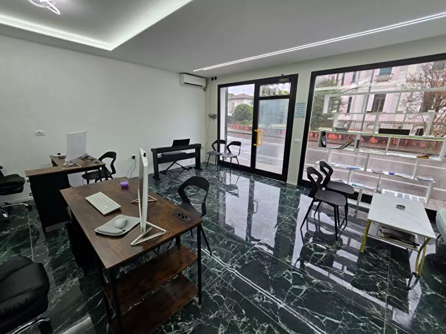 Immagine 9 di Negozio in vendita  in Vigonovo centro a Vigonovo