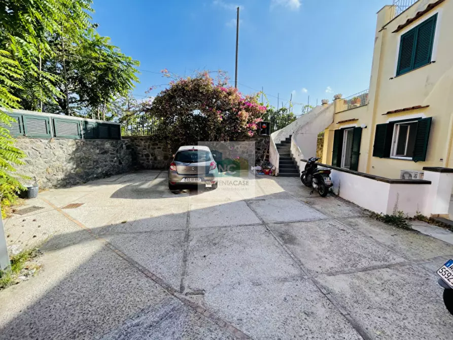 Immagine 21 di Appartamento in vendita  in VIA NINO BIXIO 45 a Barano D'ischia