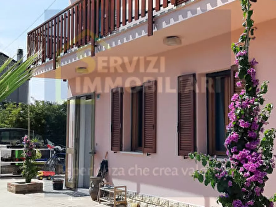 Immagine 1 di Casa indipendente in vendita  a Ceregnano