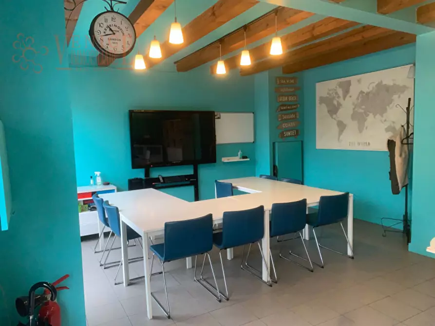 Immagine 1 di Attività commerciale in vendita  a Venezia