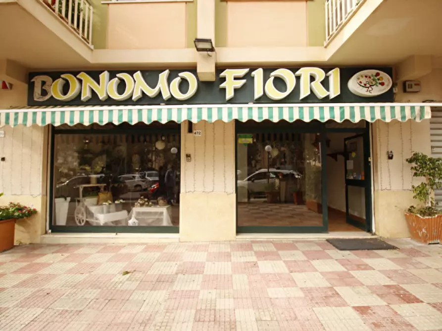 Immagine 1 di Negozio in affitto  in Viale Strasburgo 472 a Palermo