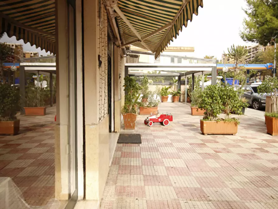 Immagine 14 di Negozio in affitto  in Viale Strasburgo 472 a Palermo